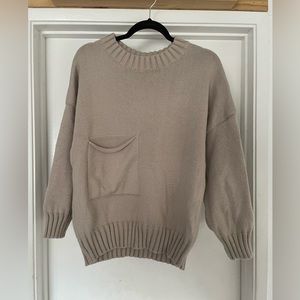 Aderez Women Size Medium Cream Cozy Sweater Oversized Pocket